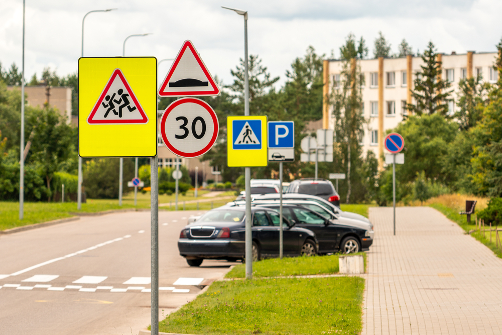 Top Tips for Driving Safely Around School Zones in September